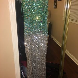 Gorgeous ombré special occasion dress size 00